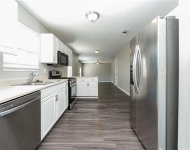 2575 Captains Row - Photo Thumbnail 2