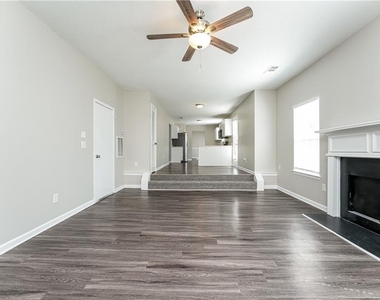2575 Captains Row - Photo Thumbnail 3