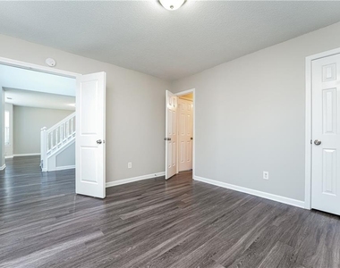 2575 Captains Row - Photo Thumbnail 8