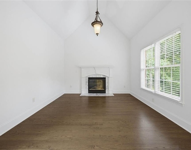 735 Westwind Lane - Photo Thumbnail 15