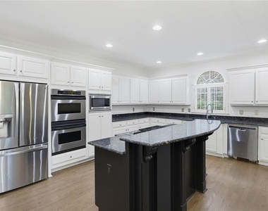 735 Westwind Lane - Photo Thumbnail 7