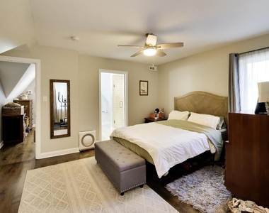 8326 Kostner Avenue - Photo Thumbnail 11