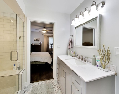 8326 Kostner Avenue - Photo Thumbnail 13
