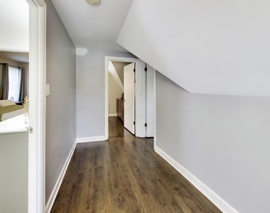 8326 Kostner Avenue - Photo Thumbnail 10