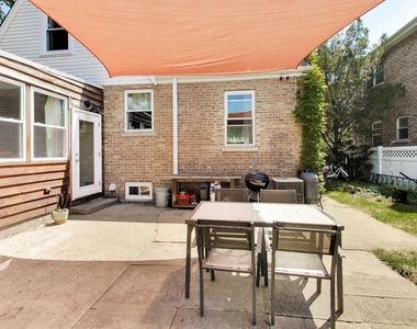 8326 Kostner Avenue - Photo Thumbnail 22