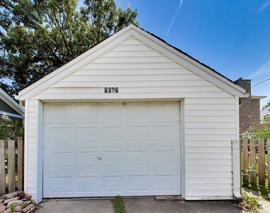 8326 Kostner Avenue - Photo Thumbnail 25