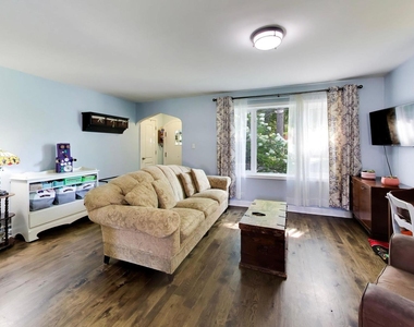 8326 Kostner Avenue - Photo Thumbnail 2