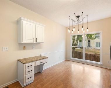 10100 Barston Court - Photo Thumbnail 9
