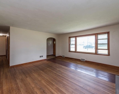 618 N Oplaine Road - Photo Thumbnail 3