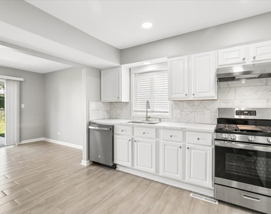 322 Maple Lane - Photo Thumbnail 12