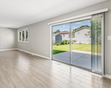 322 Maple Lane - Photo Thumbnail 5