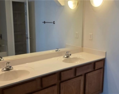 3902 Snipes Court - Photo Thumbnail 6