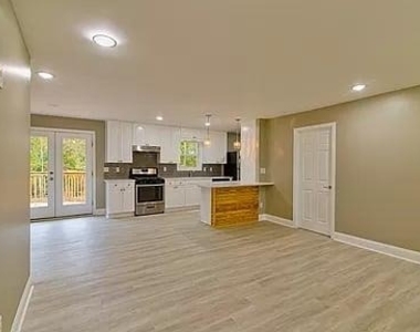 634 Frank Kirk Road Nw - Photo Thumbnail 2