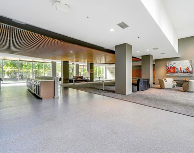 9715 Woods Drive - Photo Thumbnail 32