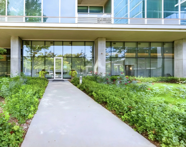9715 Woods Drive - Photo Thumbnail 3