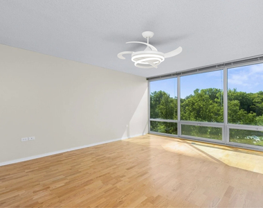 9715 Woods Drive - Photo Thumbnail 18