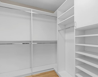 9715 Woods Drive - Photo Thumbnail 20