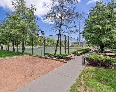9715 Woods Drive - Photo Thumbnail 34