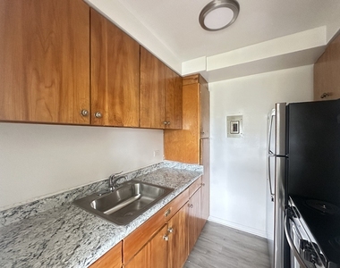 1400 Chicago Avenue - Photo Thumbnail 2