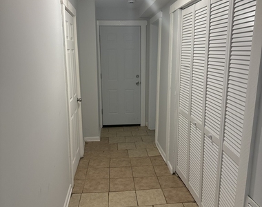 6344 S Eberhart Avenue - Photo Thumbnail 14