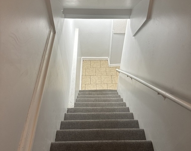 6344 S Eberhart Avenue - Photo Thumbnail 9