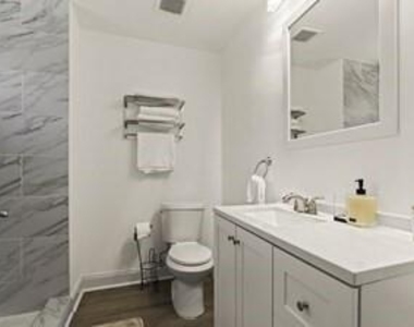 1860 Bonniview Street Sw - Photo Thumbnail 6