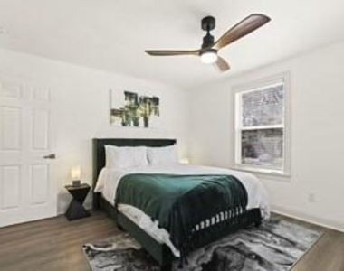 1860 Bonniview Street Sw - Photo Thumbnail 9