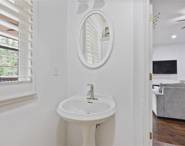 1534 Donaldson Park Drive Ne - Photo Thumbnail 27