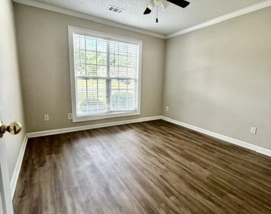 490 Amelia Grove Lane - Photo Thumbnail 11