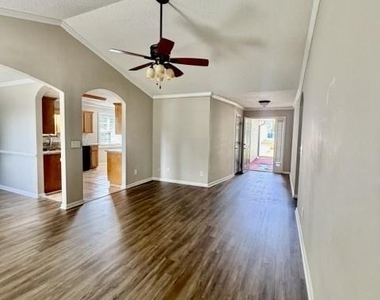 490 Amelia Grove Lane - Photo Thumbnail 10