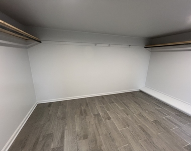 3929 W Chase Avenue - Photo Thumbnail 10