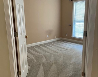 1594 Hampton Hollow Trail - Photo Thumbnail 3