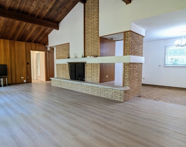 2030 Crestwood Lane - Photo Thumbnail 5