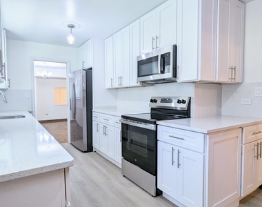 2030 Crestwood Lane - Photo Thumbnail 8