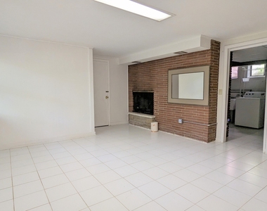 2030 Crestwood Lane - Photo Thumbnail 17