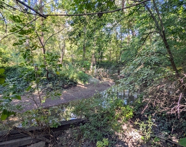 2030 Crestwood Lane - Photo Thumbnail 19