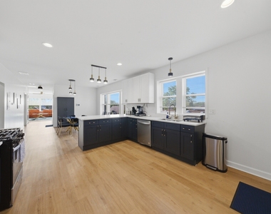 7435 S Euclid Avenue - Photo Thumbnail 9