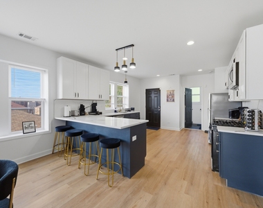 7435 S Euclid Avenue - Photo Thumbnail 14