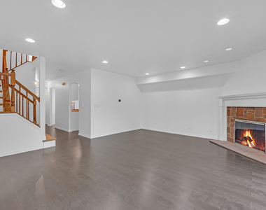 1239 S Wellington Court - Photo Thumbnail 10