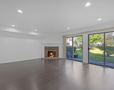 1239 S Wellington Court - Photo Thumbnail 9