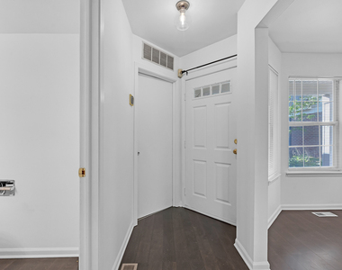 1239 S Wellington Court - Photo Thumbnail 3