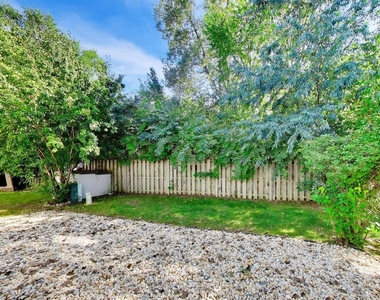 505 Newbury Drive - Photo Thumbnail 23