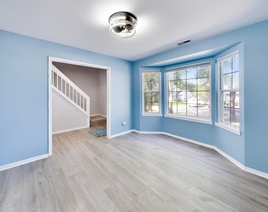 505 Newbury Drive - Photo Thumbnail 6