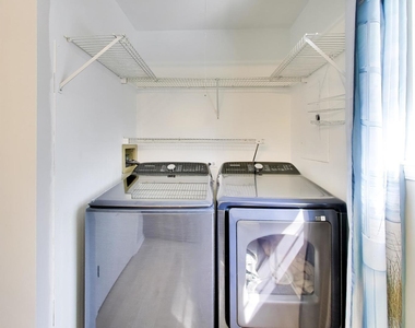 505 Newbury Drive - Photo Thumbnail 14