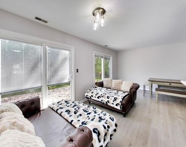 505 Newbury Drive - Photo Thumbnail 9