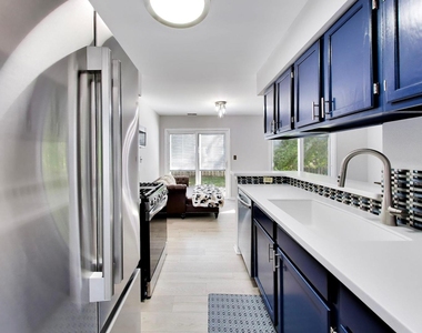 505 Newbury Drive - Photo Thumbnail 7