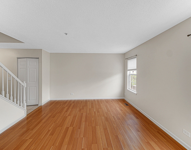 2588 Dickens Court - Photo Thumbnail 4