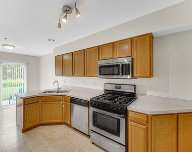 2588 Dickens Court - Photo Thumbnail 5