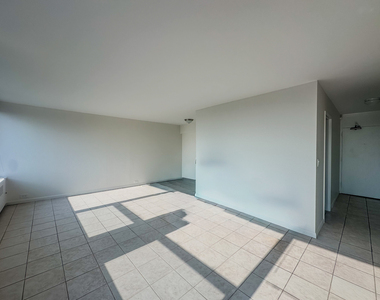 1255 N Sandburg Terrace - Photo Thumbnail 12