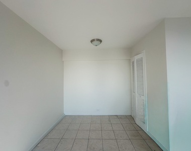 1255 N Sandburg Terrace - Photo Thumbnail 11